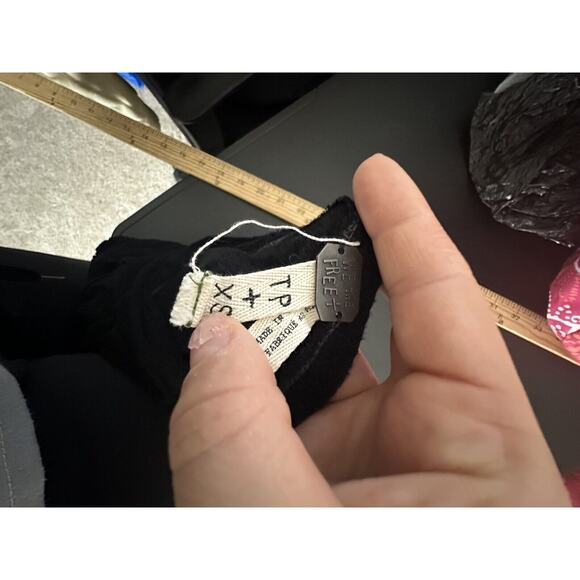 WE THE FREE PEOPLE XS Laguna Thermal Waffle Knit Oversized Thumbhole Top K12 - Picture 4 of 8